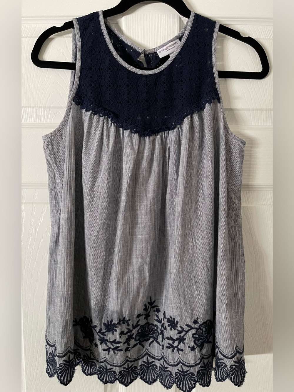 Liz Lange Maternity for Target Navy Floral Embroidery Sleeveless Blouse Sz. S